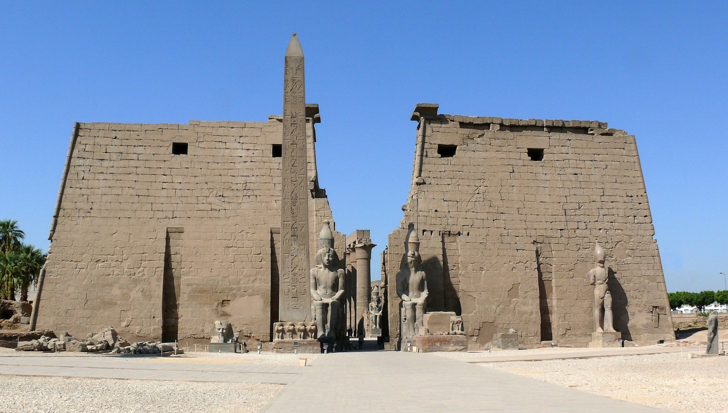Vondst top Egyptische obelisk